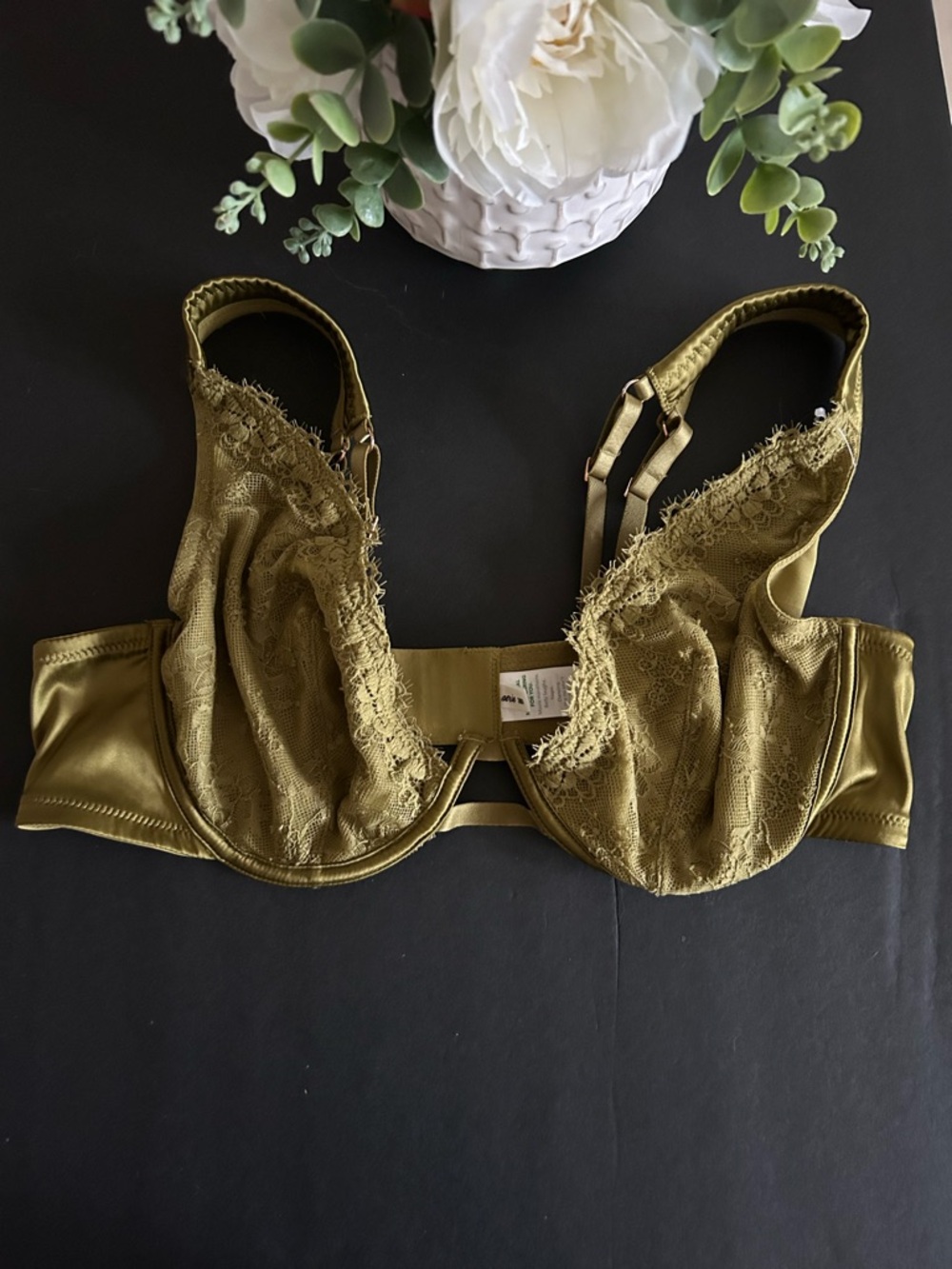 Aerie Silky Olive Green Lace Bra – 38D